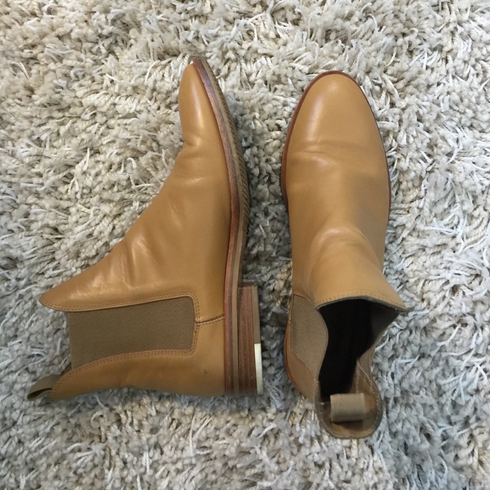 Everlane Chelsea Boot - Picture 2 of 8